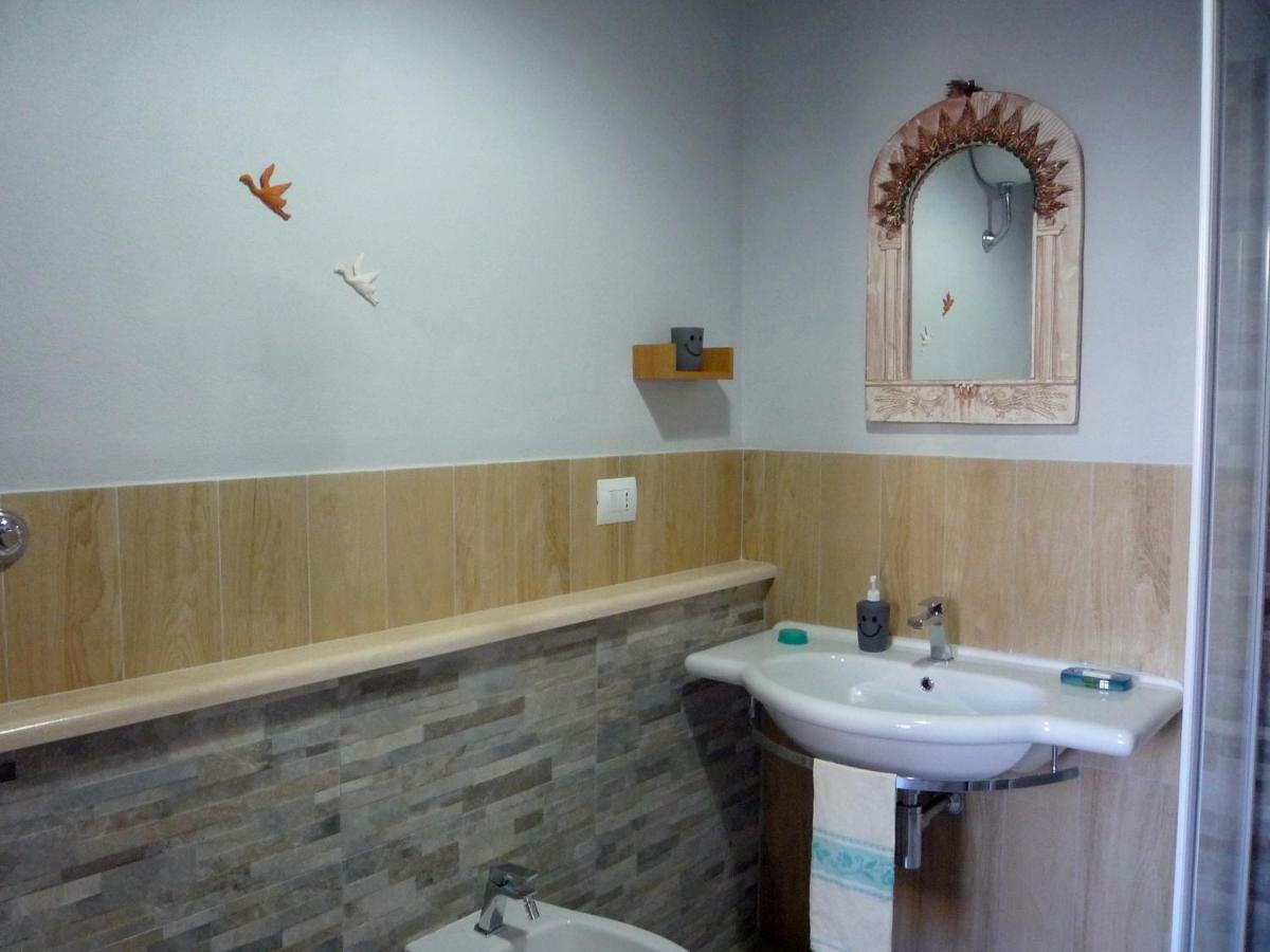 A.C. Le Pavoncelle Bed & Breakfast อัสเซมินิ ภายนอก รูปภาพ