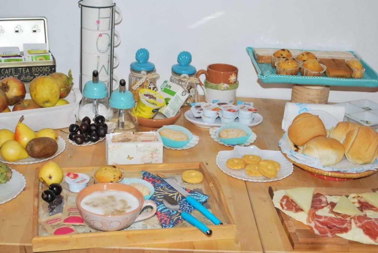 A.C. Le Pavoncelle Bed & Breakfast อัสเซมินิ ภายนอก รูปภาพ