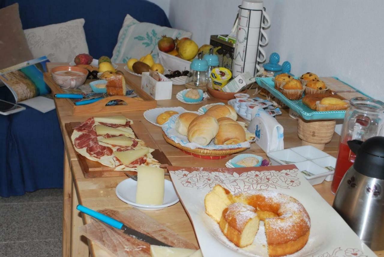 A.C. Le Pavoncelle Bed & Breakfast อัสเซมินิ ภายนอก รูปภาพ